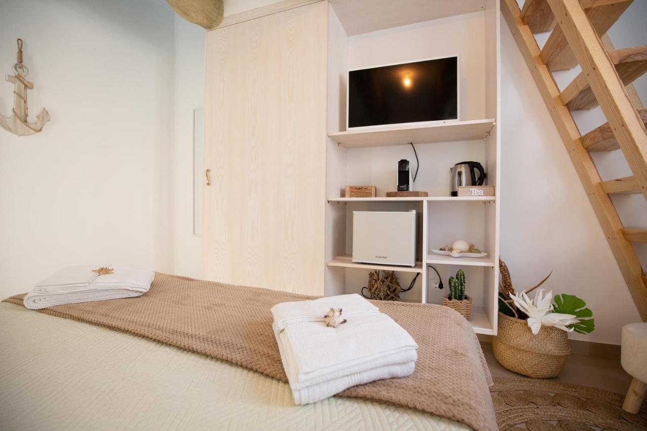 B&B Le Onde Praiola Terrasini Eksteriør bilde